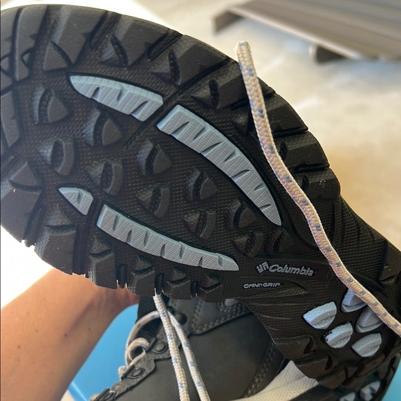 Columbia Charcoal Outdoor Boots BRAND NEW - Picture 7 of 8